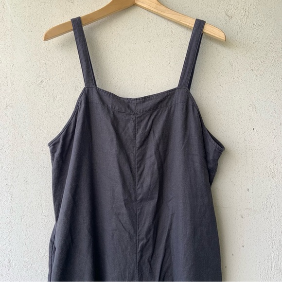 Cute Uniqlo jumpsuit - Picture 2 of 10